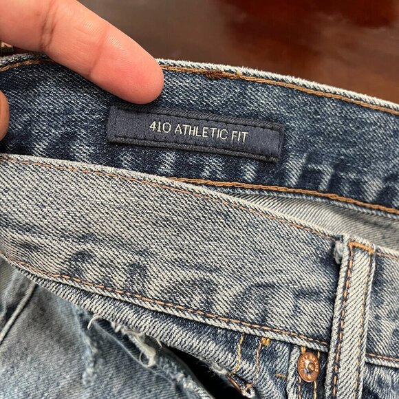 Lucky Brand Jeans Denim 410 Athletic Fit Distressed Size 33x32 Medium Wash - Picture 11 of 12